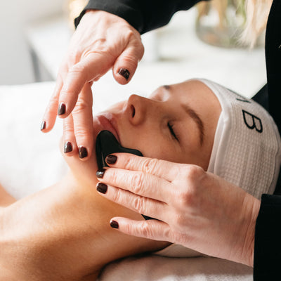How To Instantly Sculpt Your Jawline Sans Needles