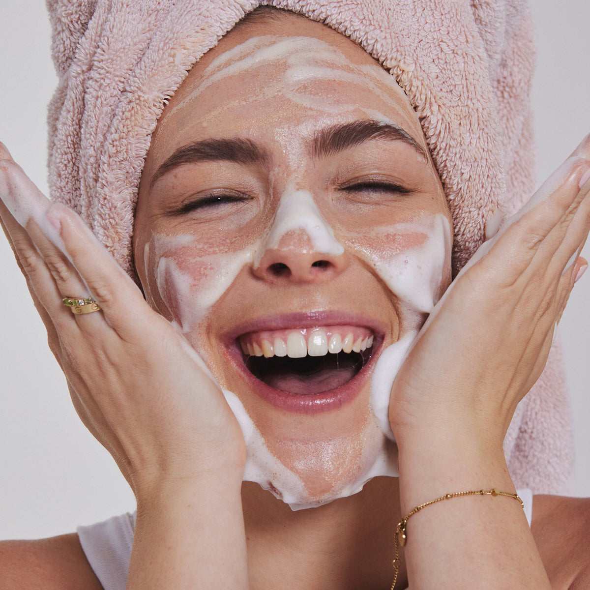 Morning Essentials Gifts & Sets Go-To Skincare